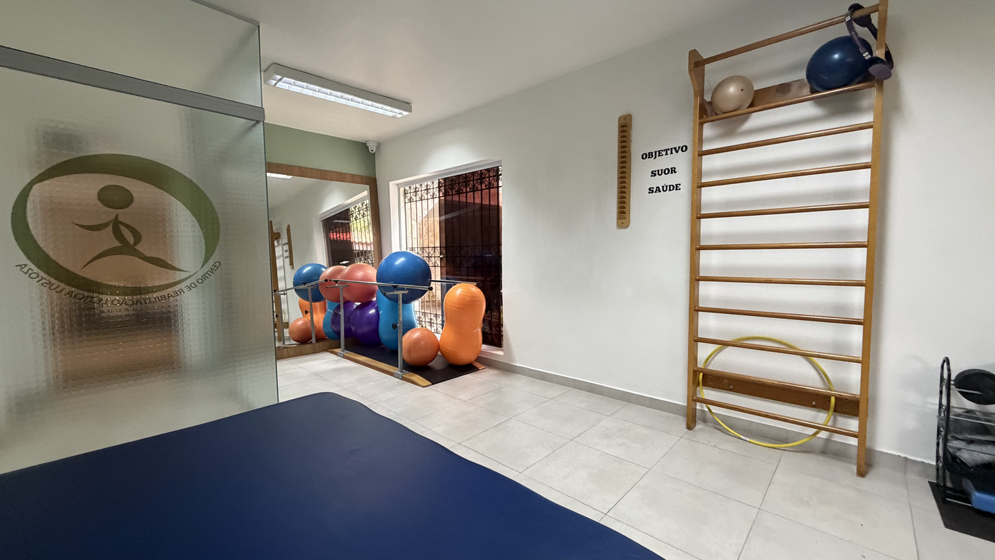 Sala de fisioterapia do Centro de Reabilitação Letícia Lustoza